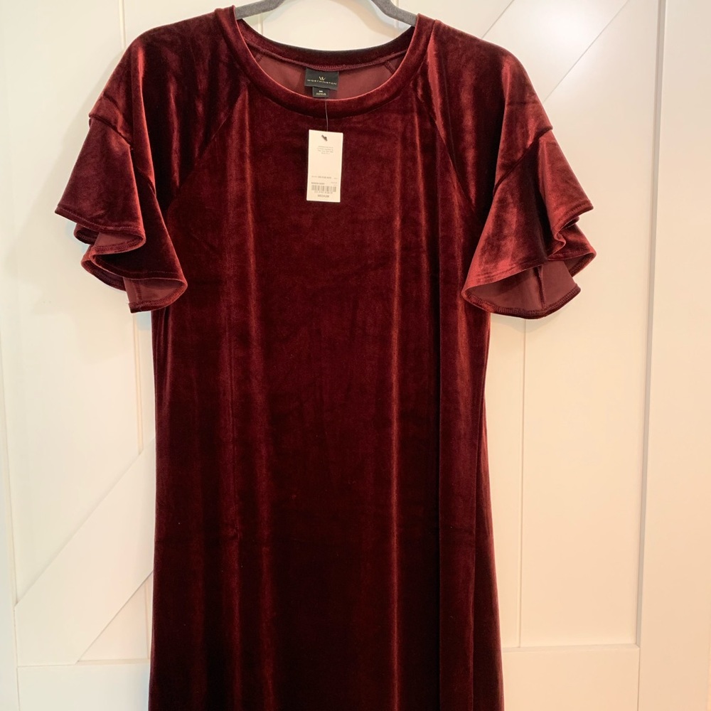 Burgundy velvet dress (Women’s M) NWT!
